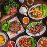 Công viên Tao Đàn có những quán ăn nào gần đó?